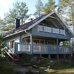 Tahkon Riihiranta - 4 Bedroom With View - Tilava Moekki Rantanaekymin Chalet