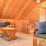 Tahkon Riihiranta - 4 Bedroom With View - Tilava Moekki Rantanaekymin *