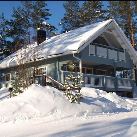 Tahkon Riihiranta - 4 Bedroom With View - Tilava Moekki Rantanaekymin Chalet *
