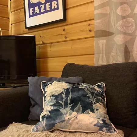 Tahkon Riihiranta - 4 Bedroom With View - Tilava Moekki Rantanaekymin Chalet Tahkovuori