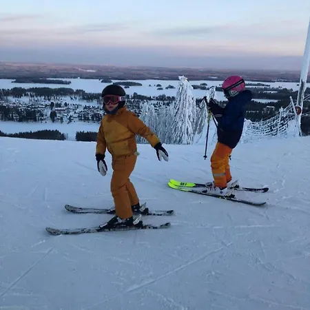 Tahkon Riihiranta - 4 Bedroom With View - Tilava Moekki Rantanaekymin * Tahkovuori