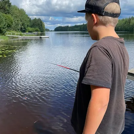 Tahkon Riihiranta - 4 Bedroom With View - Tilava Moekki Rantanaekymin Chalet *